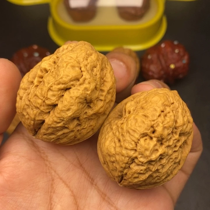 文玩核桃吊坠44尺脑纹金蟾