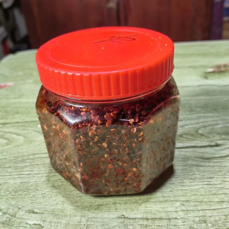 湘西农家手工擂辣椒
