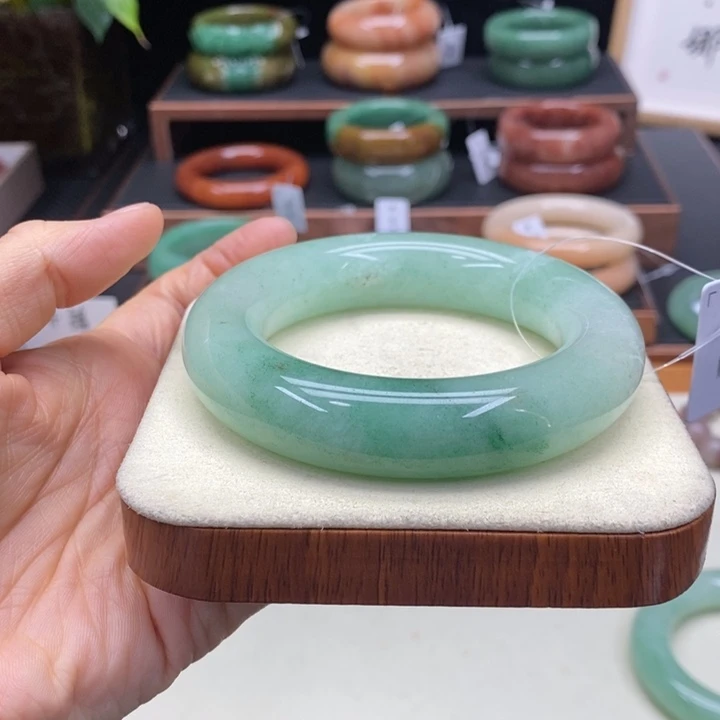 平***石英质玉未镶嵌手镯