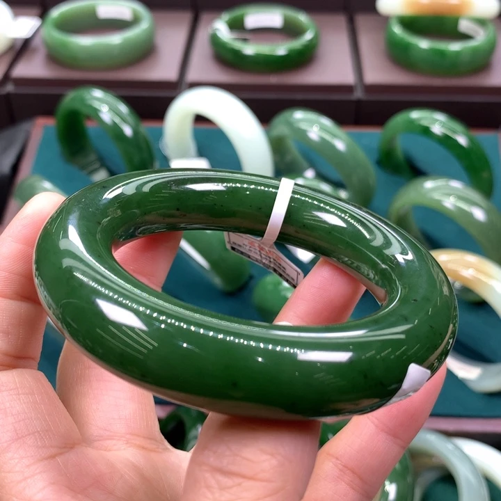 未镶嵌手镯和田玉（碧玉）56