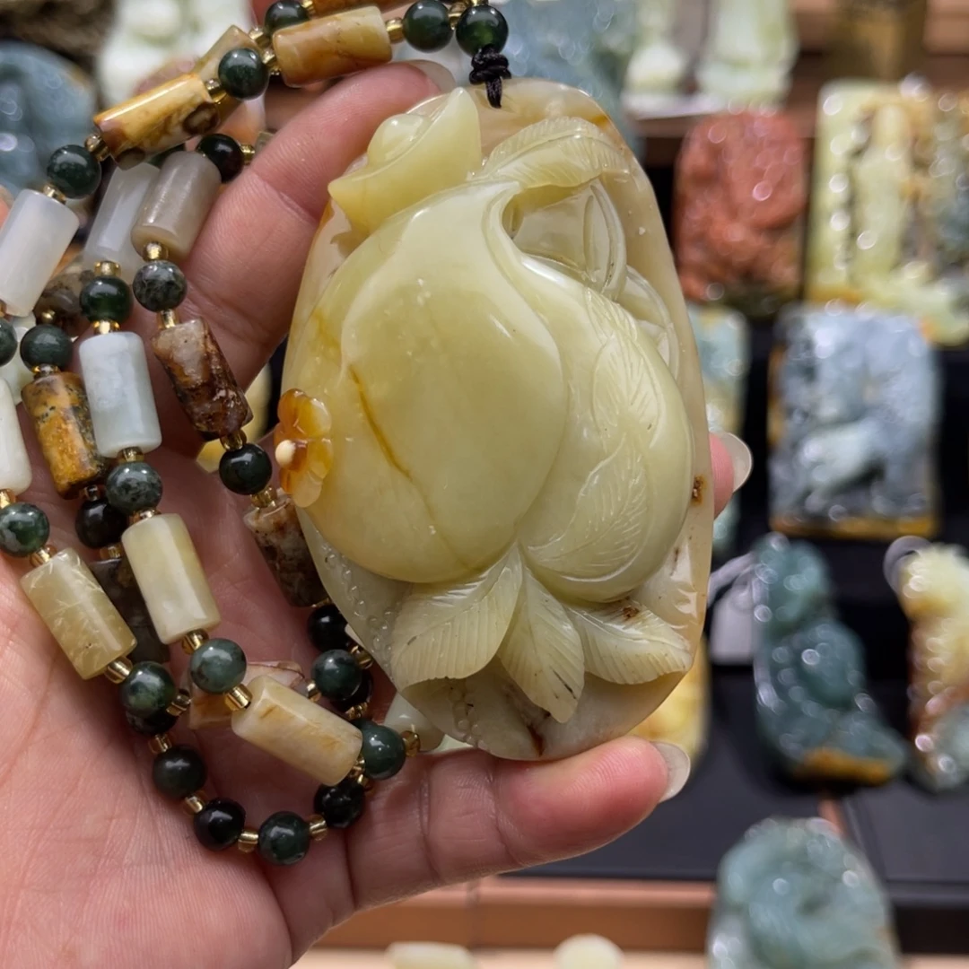 蛇纹石玉未镶嵌颈饰