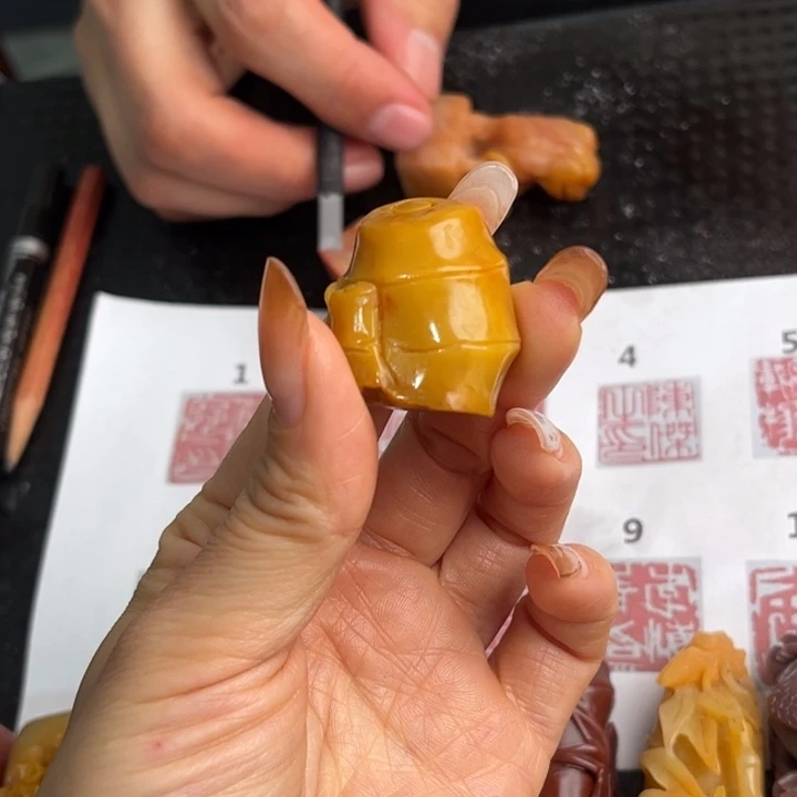 *****寿山石印石现场纯手工制作工艺精美