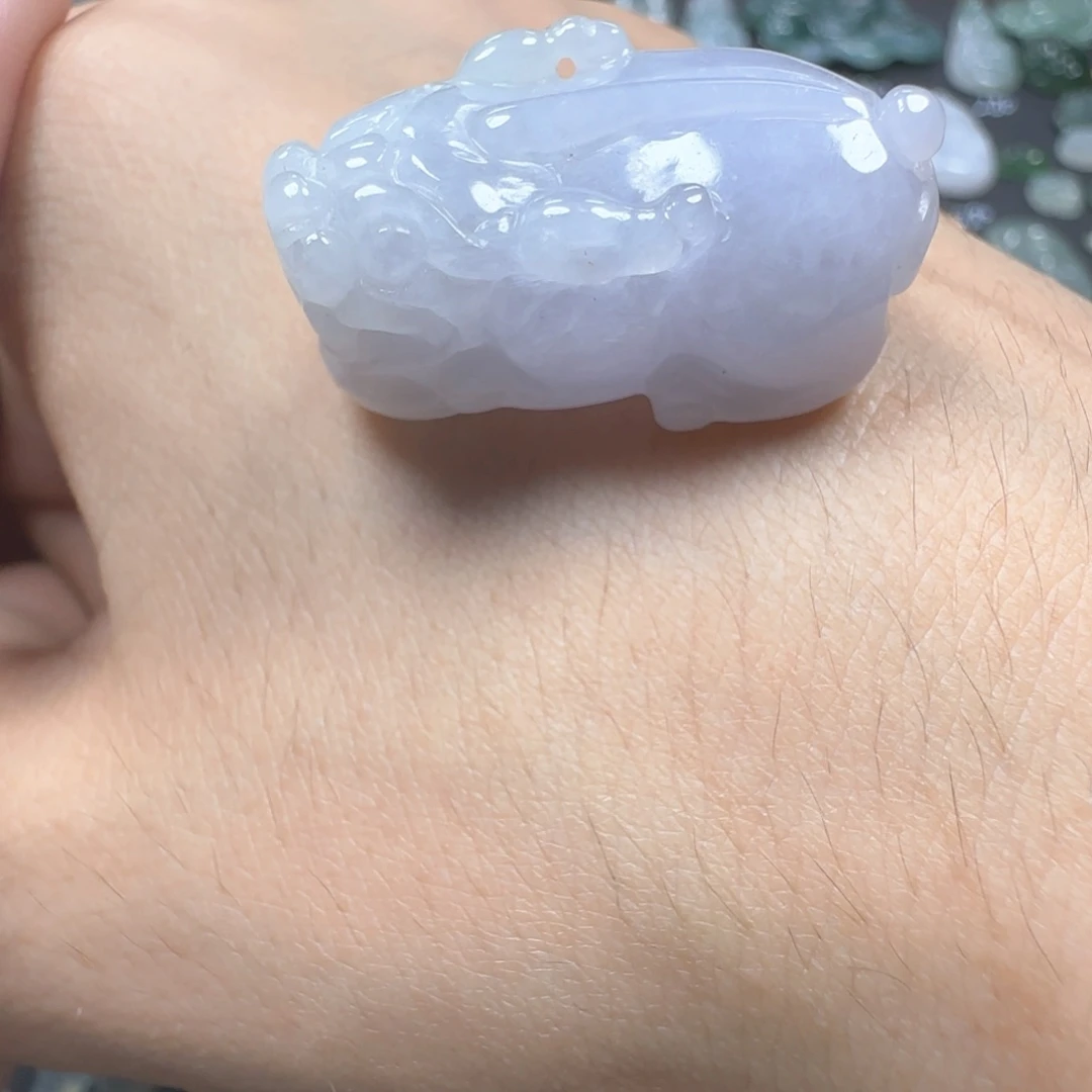 翡翠未镶嵌颈饰貔貅