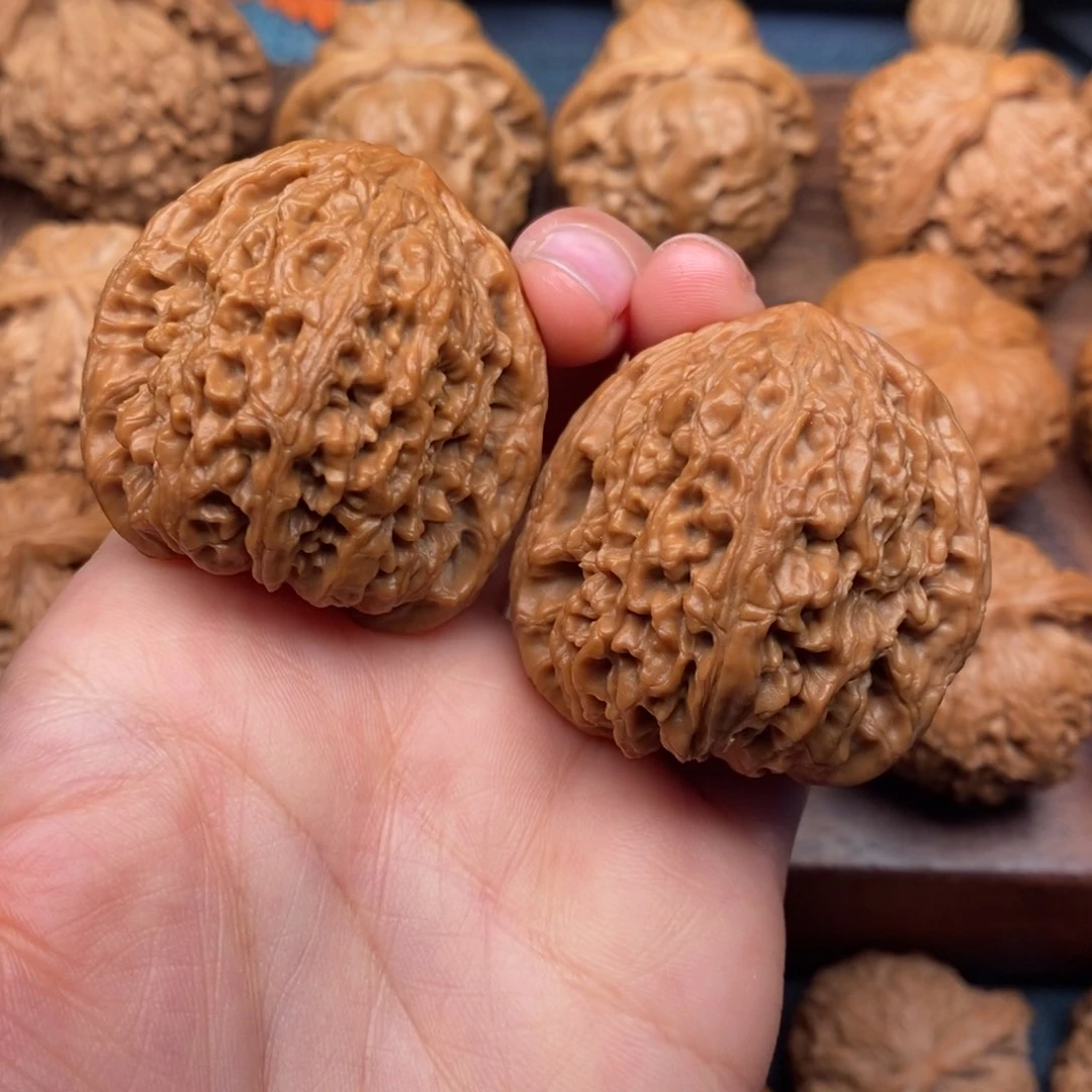 文玩核桃把件41全品，高炮凹底南疆