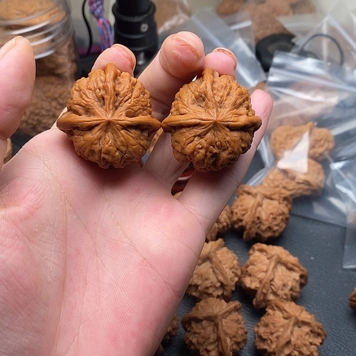 文玩核桃吊坠雨花石丁奔