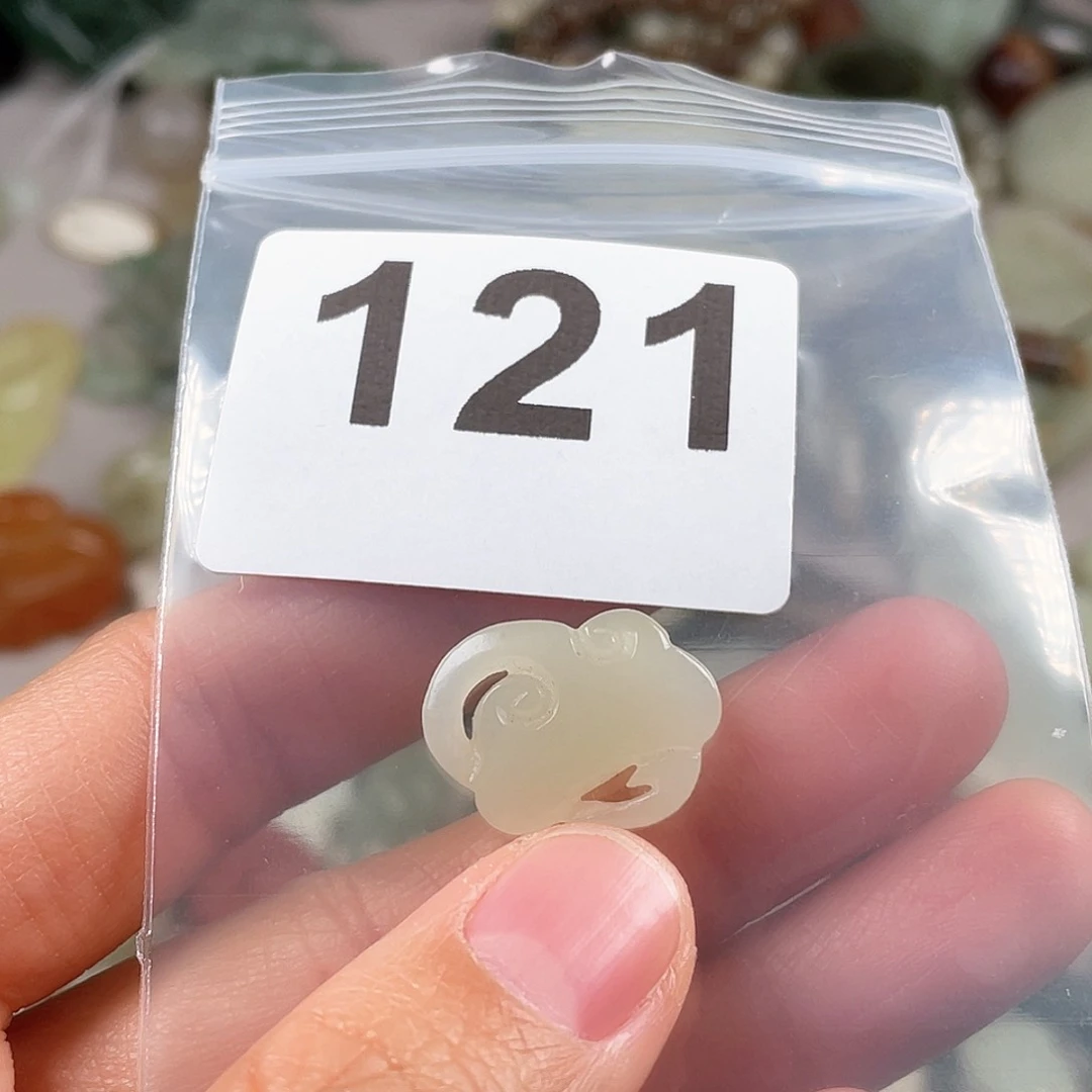 和田玉（糖玉）颈饰未镶嵌時****∘