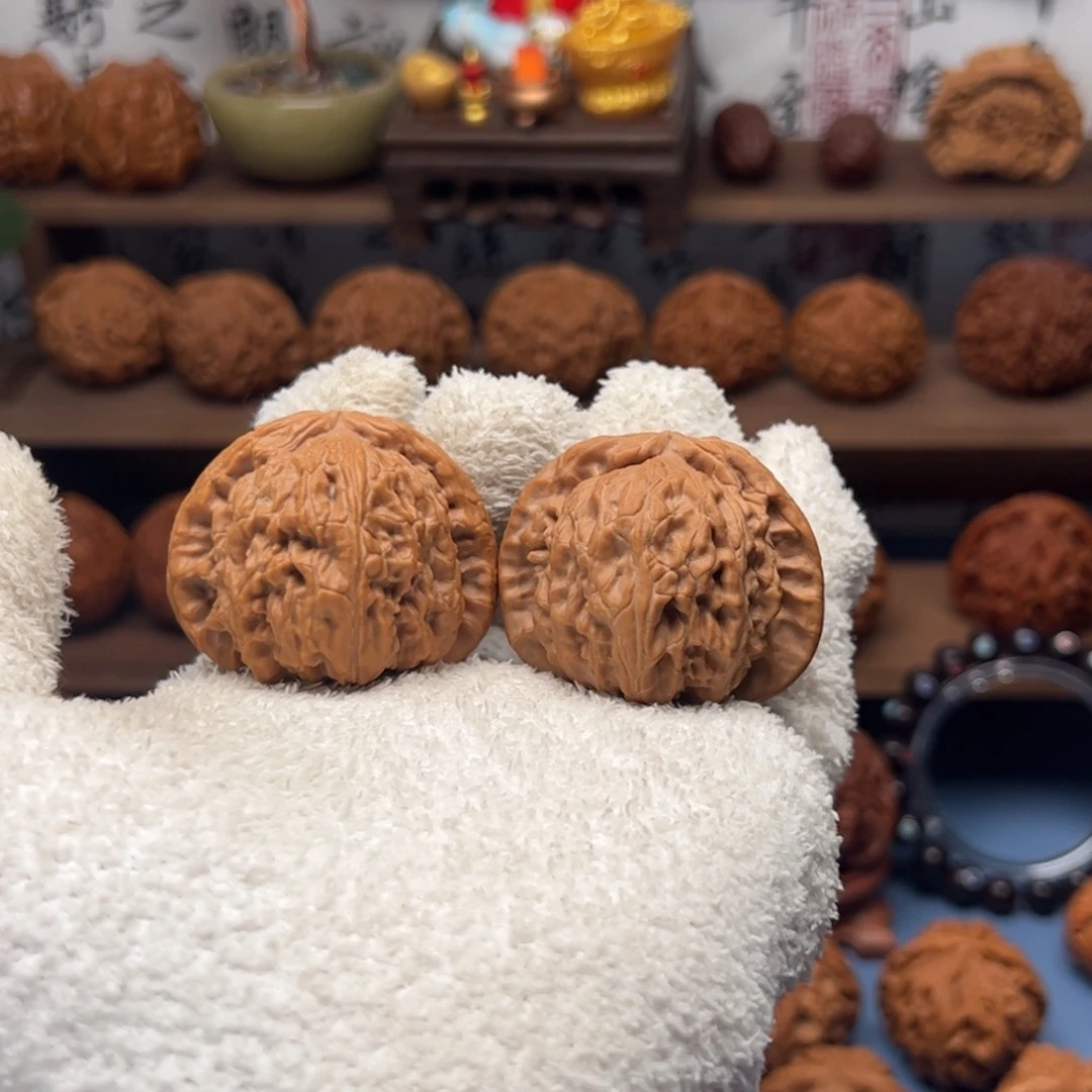 文玩核桃把件全品白狮子 一物一图