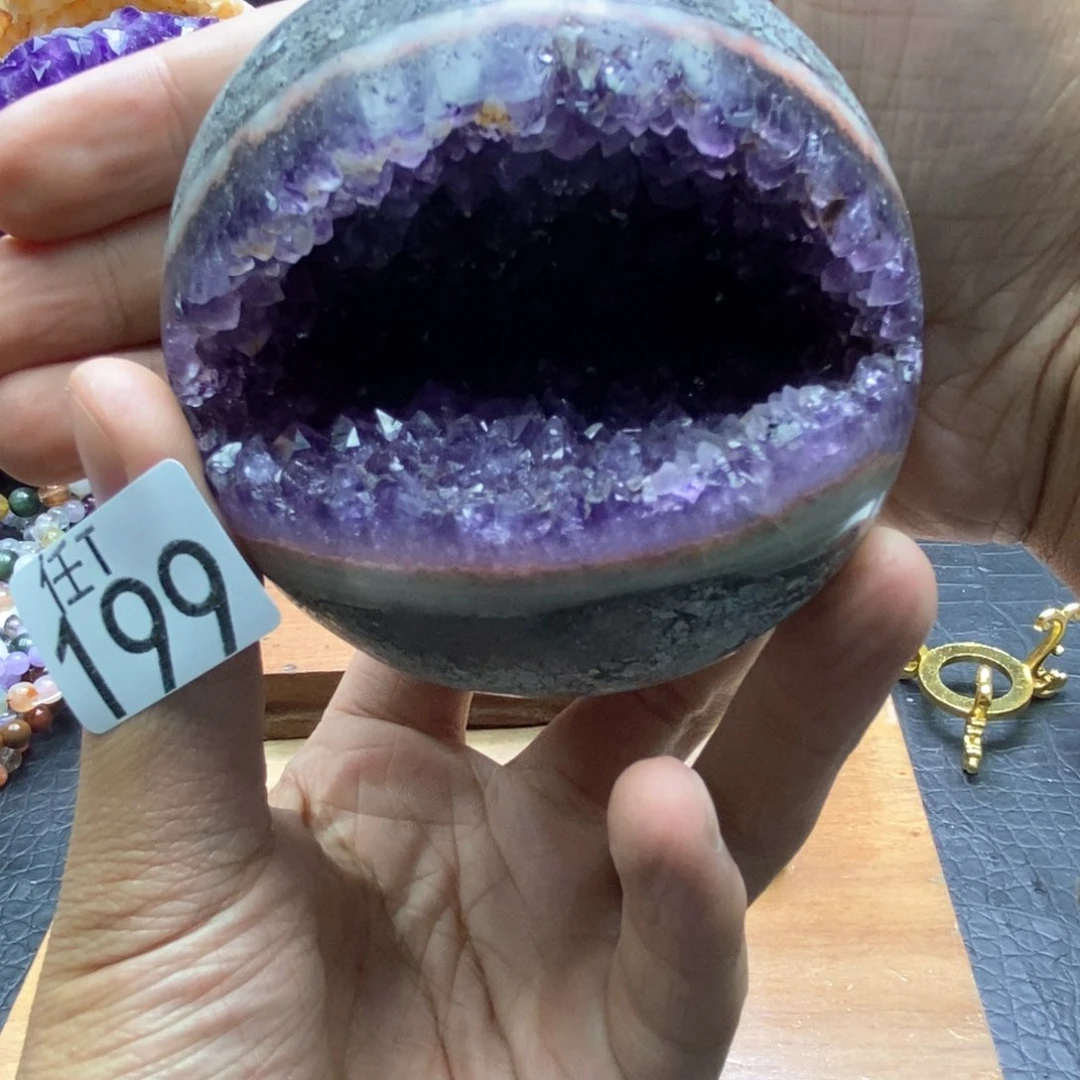 未镶嵌水晶大型摆件（非配饰）