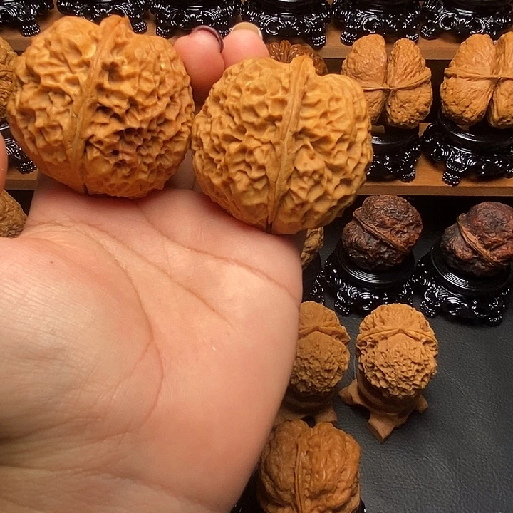 文玩核桃把件麒麟锈球49mm