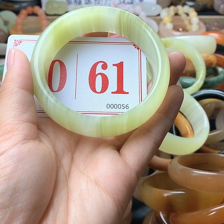 石英质玉（黄龙玉）未镶嵌手镯