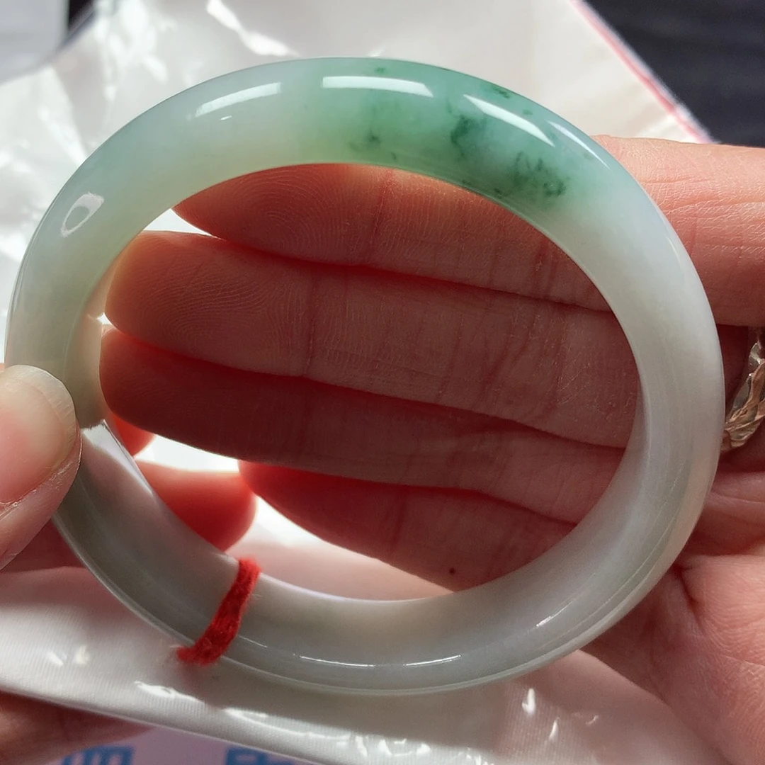 翡翠手镯未镶嵌57圈