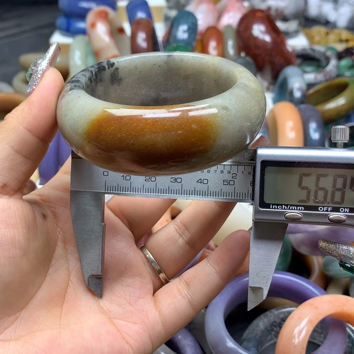 未镶嵌手镯石英质玉