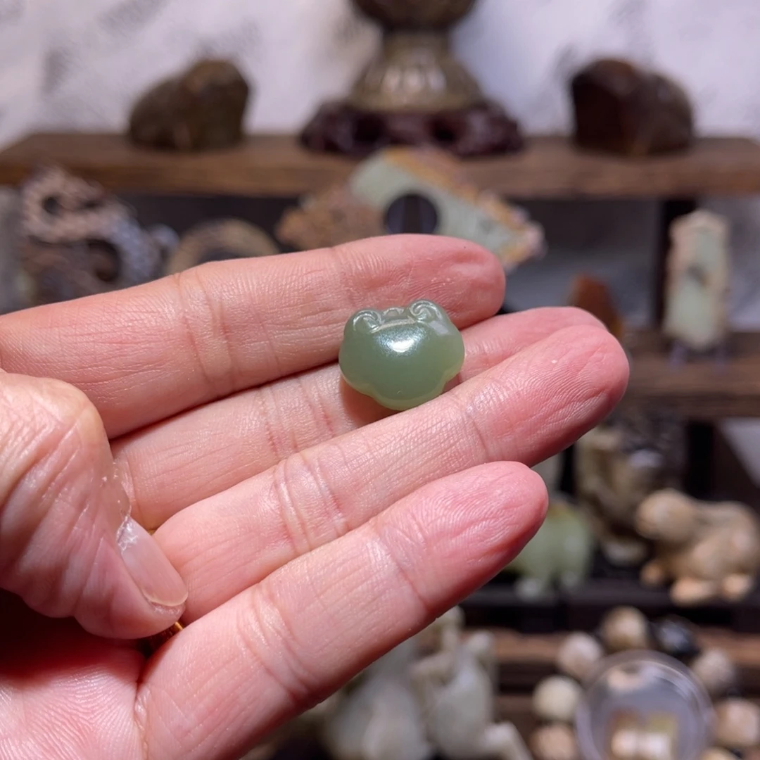 和田玉挂件未镶嵌猫***界