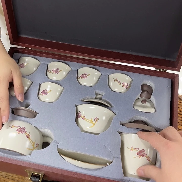 孤品茶具套装等。