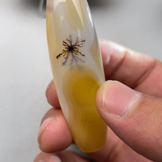 玛瑙/玉髓颈饰未镶嵌精****】