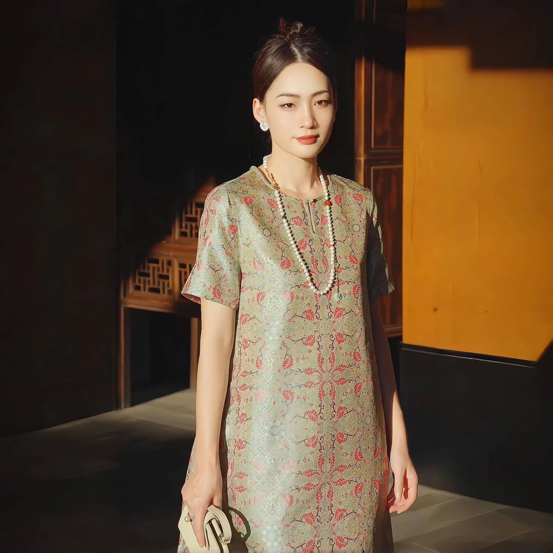 漾姿新款时尚23姆米彩鳞宝相花蜀萝桑蚕丝连衣裙 XGX256-251090