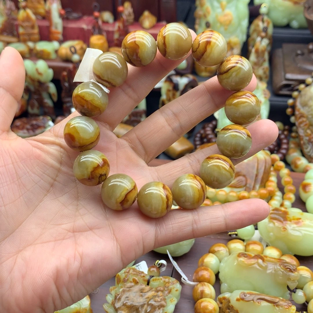 未镶嵌手链岫岩河磨玉（透闪石质玉）?*