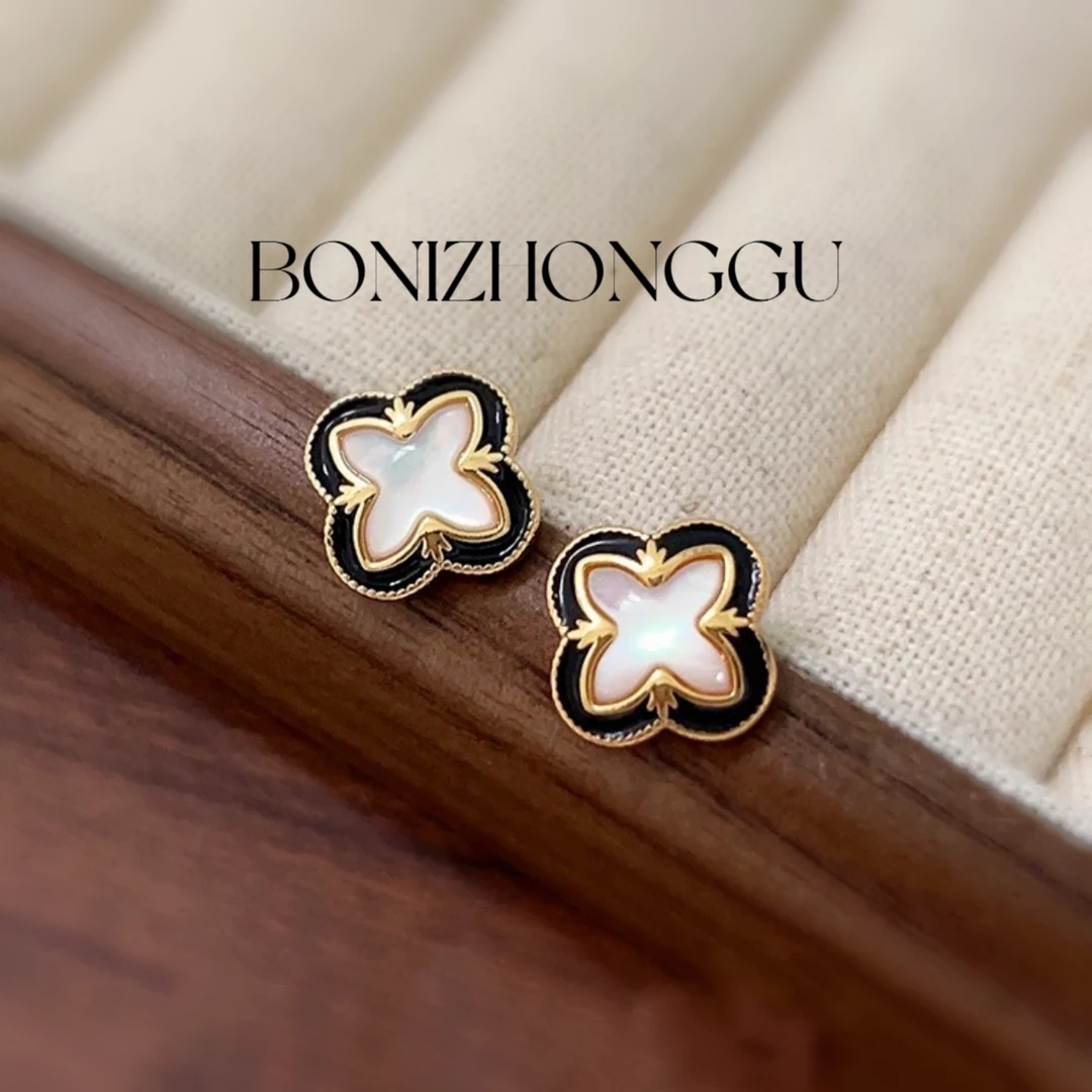 铜合金耳饰 A634《极光夜晚》法⭐️黑色四叶草耳钉轻奢气质百搭时尚