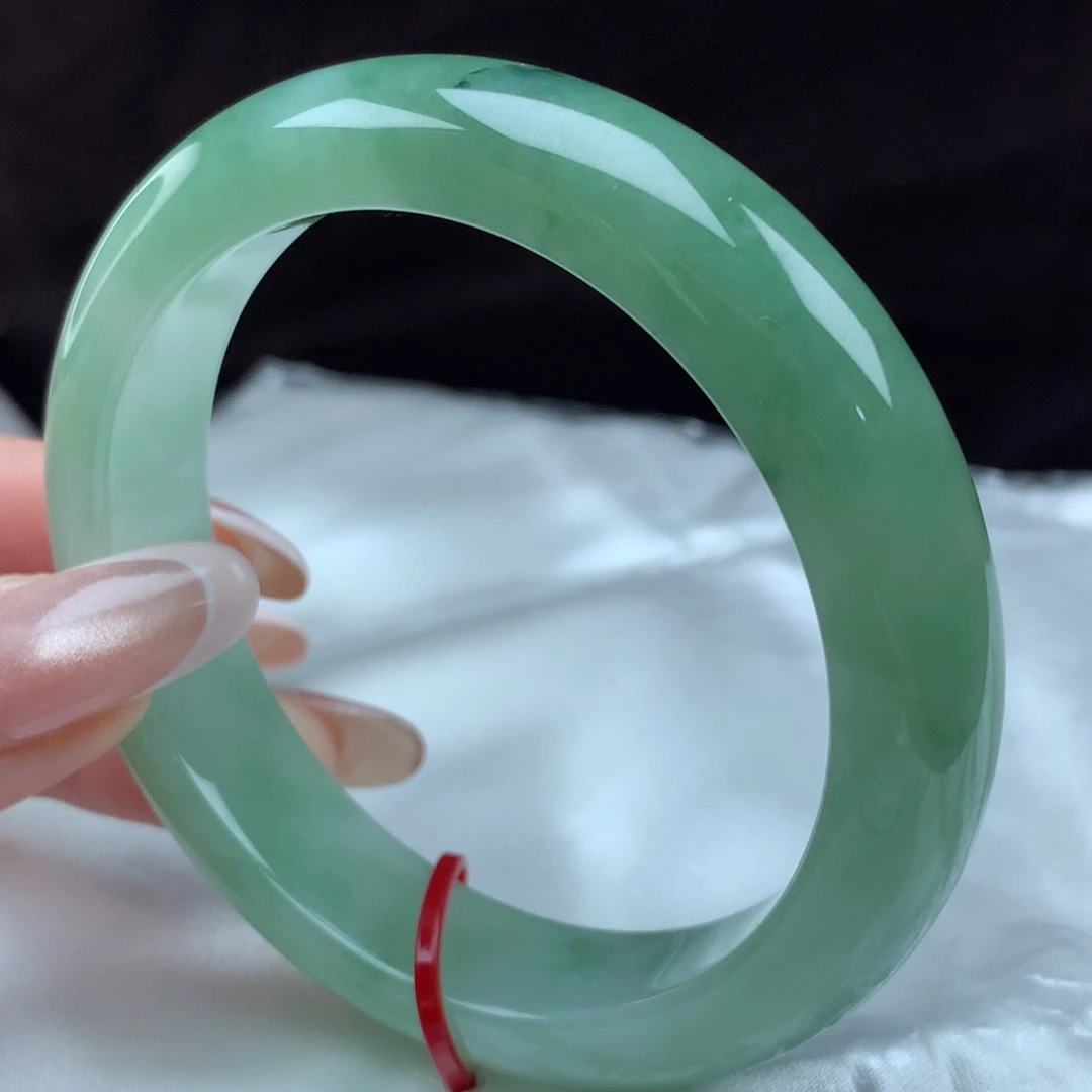 翡翠手镯未镶嵌0174，