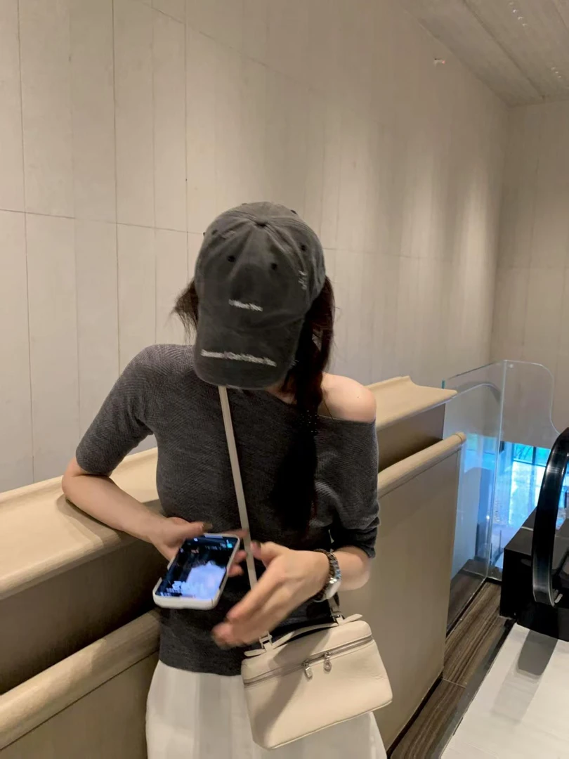 2025新款时尚套装时尚气质小众百搭灰色上衣女淑女休闲短裤慵懒风