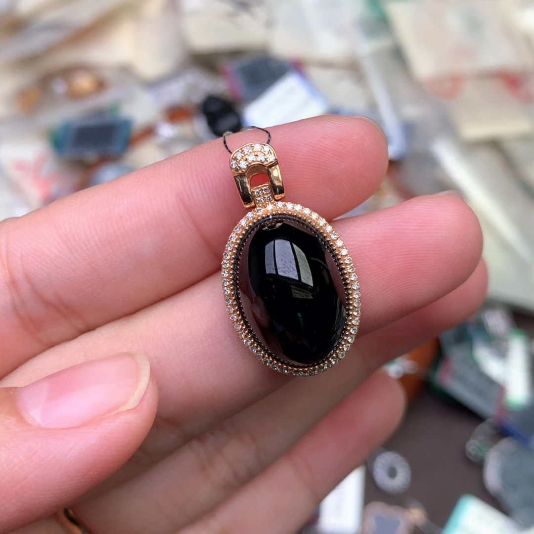 翡翠18K金镶嵌挂件一