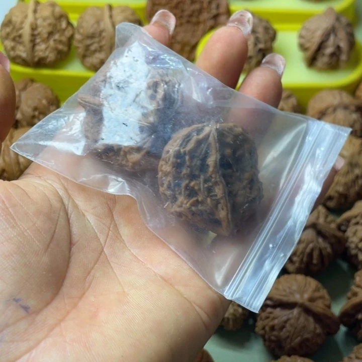 *****手把件雕刻核桃半壁