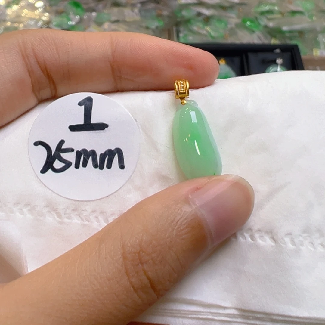 吊坠(不含链)18K金镶嵌翡翠