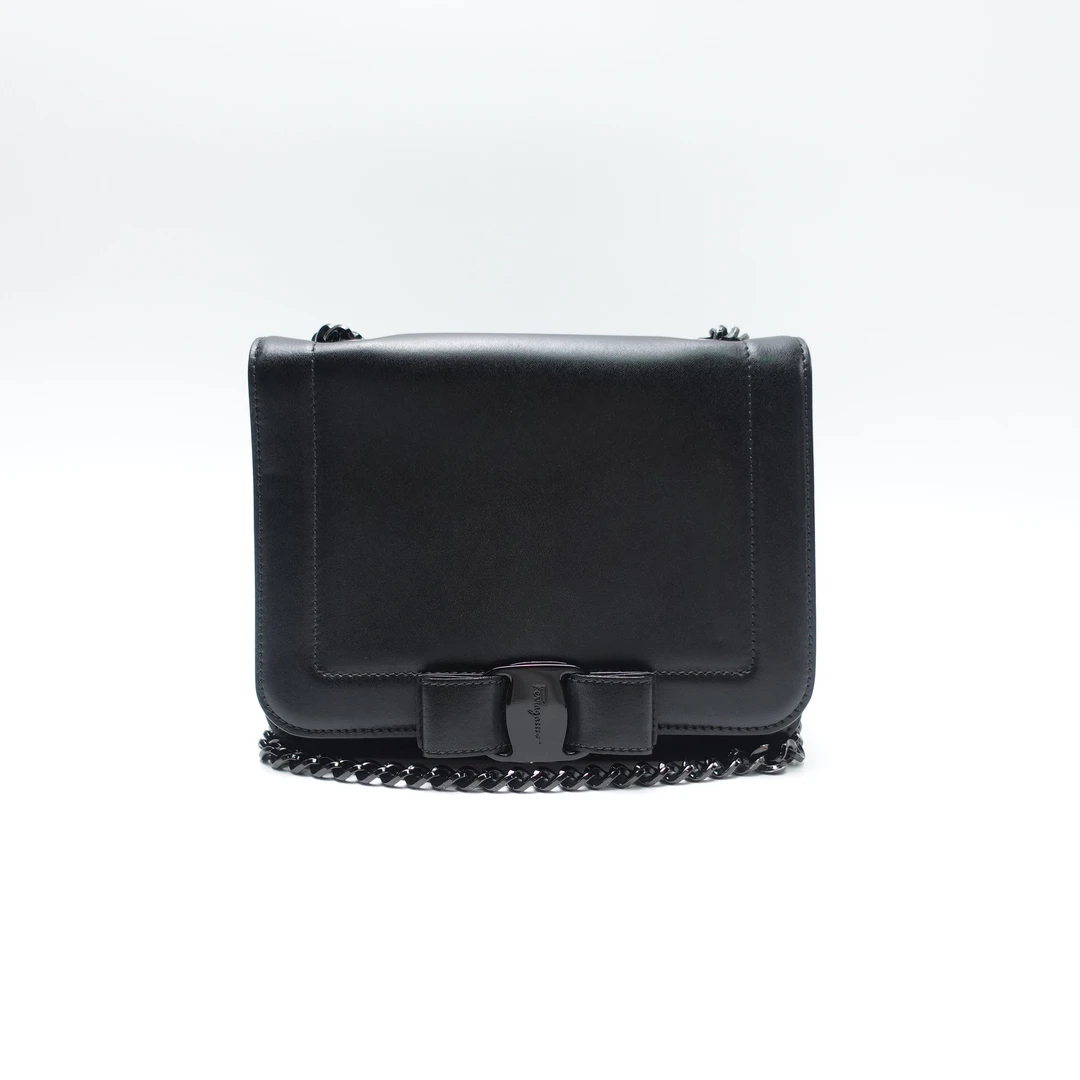 90新 FERRAGAMO/菲拉格慕 Vara单肩包/T10443002