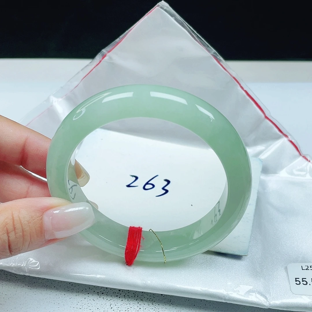 翡翠未镶嵌手镯 正圈55+