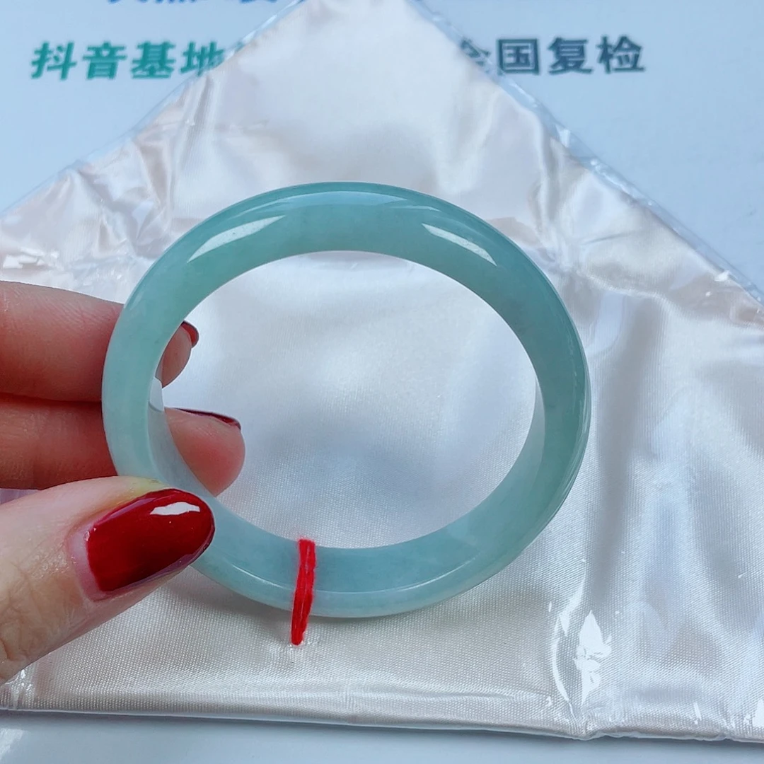 大***山翡翠未镶嵌手镯天然