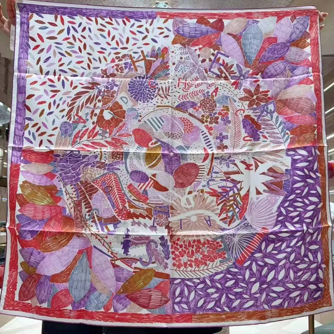 未使用 Hermes/爱马仕 鸟之王国”丝巾尺寸： 90*90cm！