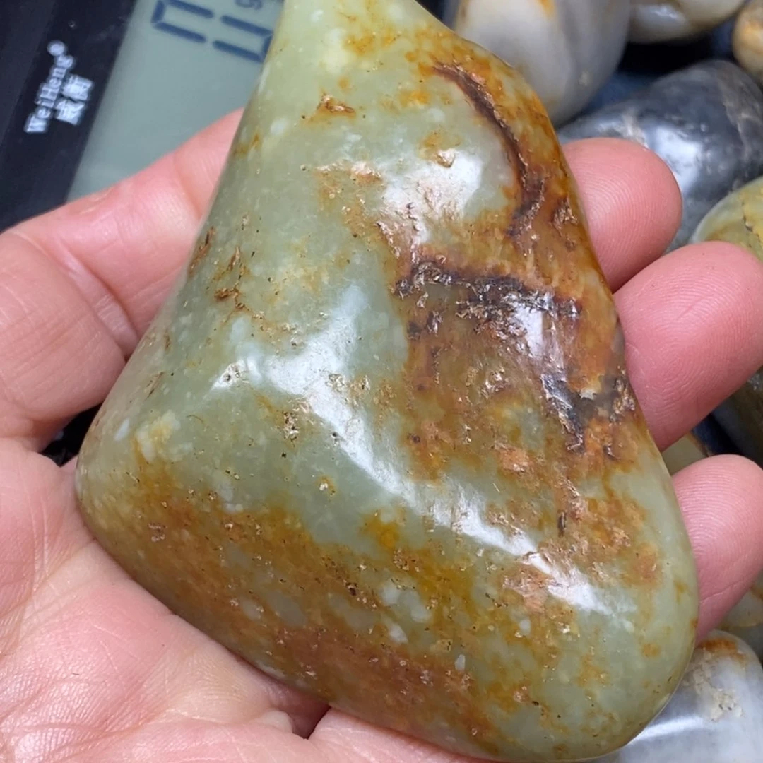 和田玉挂件足铂镶嵌