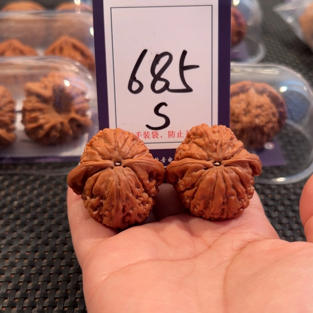 文玩核桃把件685号莲花尺寸37全品