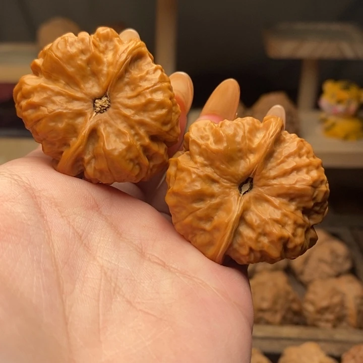 觅***六吊坠文玩核桃三角蛙四开背40