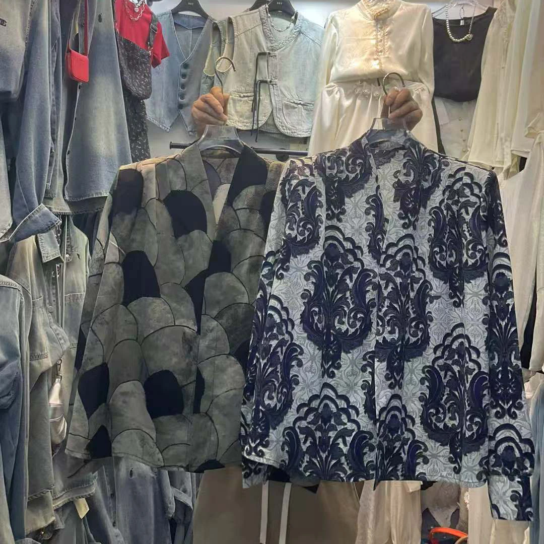 2025春夏季中国风长袖衬衫女复古印花花纹时尚百搭圆领衬衣上衣