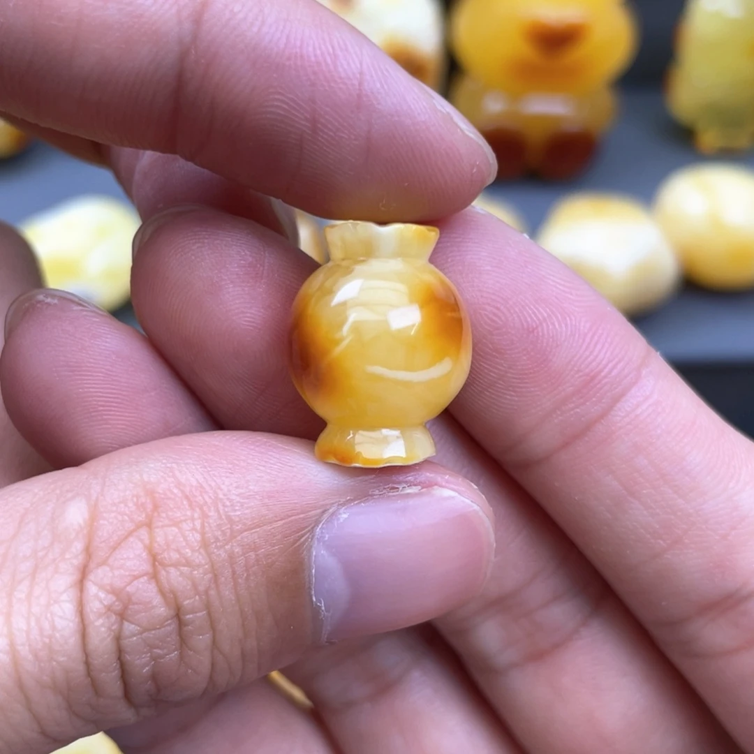 琥珀裸石未镶嵌蜜蜡