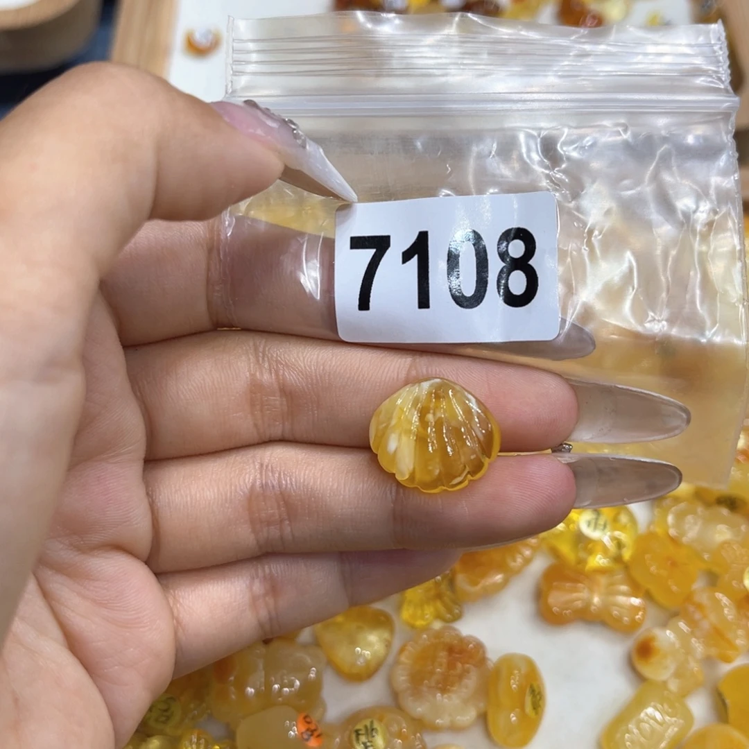 琥珀未镶嵌珠宝奇石