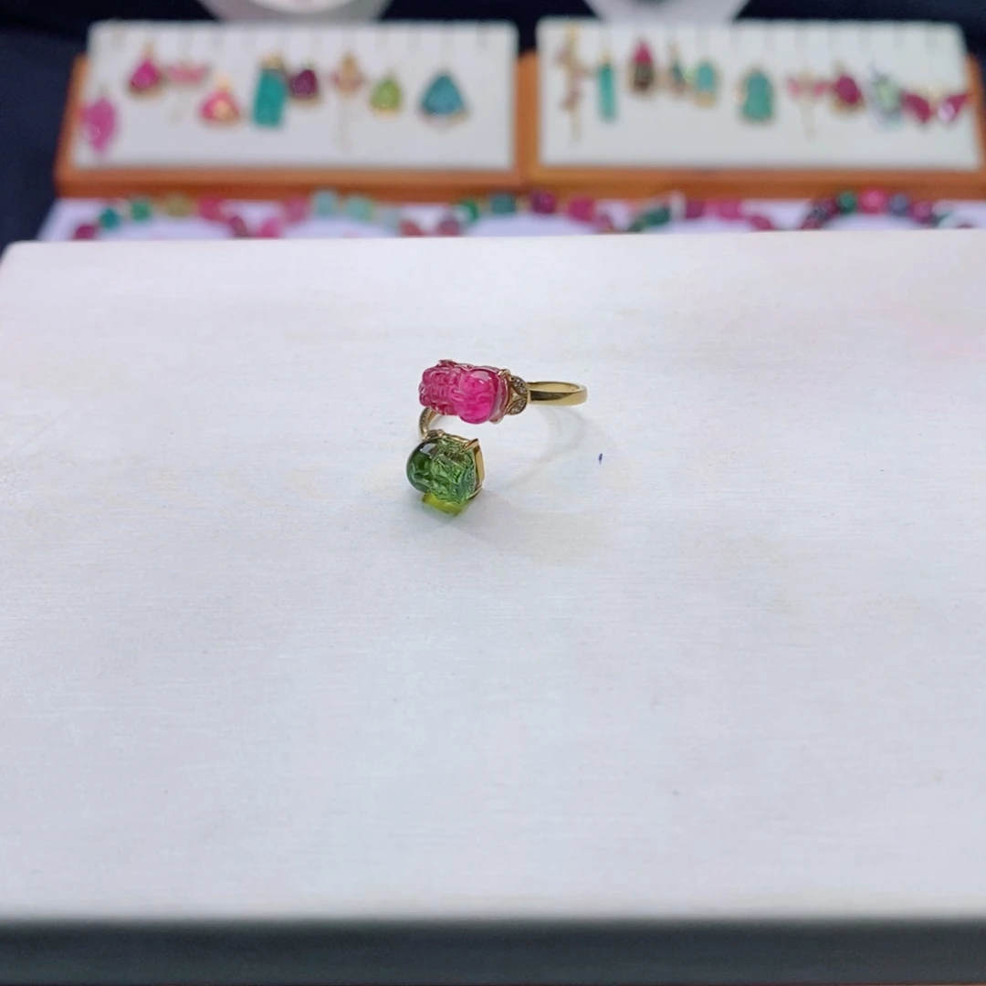 18K金镶嵌貔貅戒指m碧玺W*Y