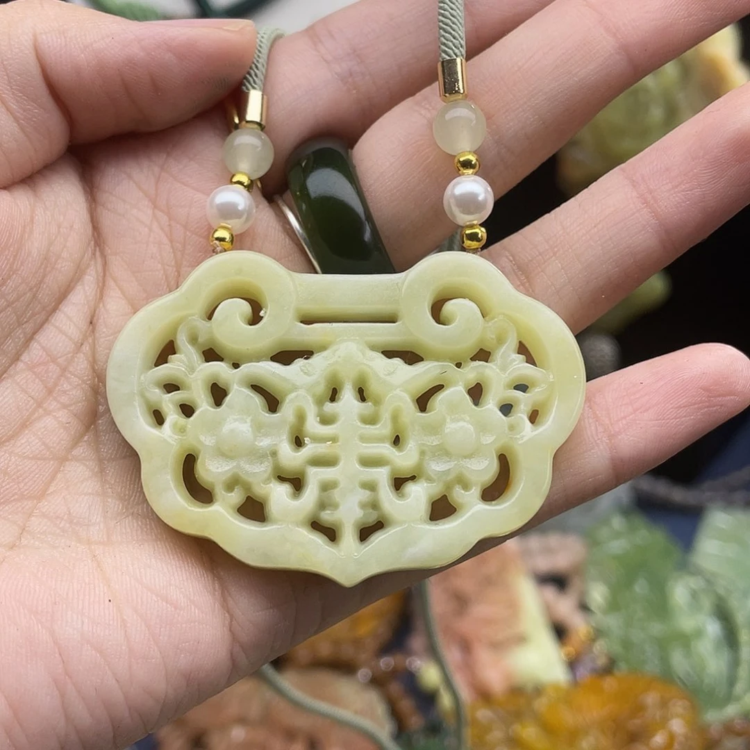 岫玉未镶嵌毛衣链
