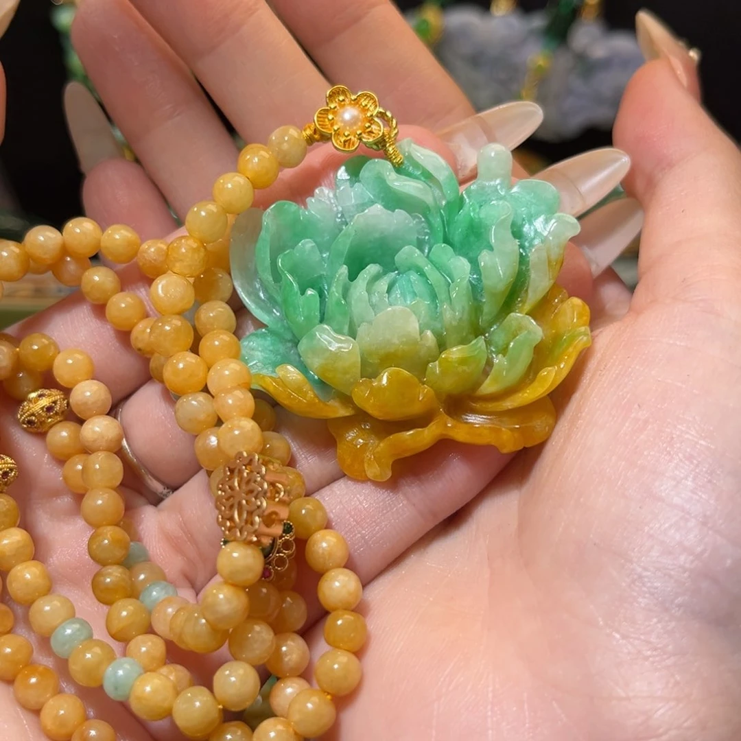 小***丫翡翠未镶嵌颈饰待编织