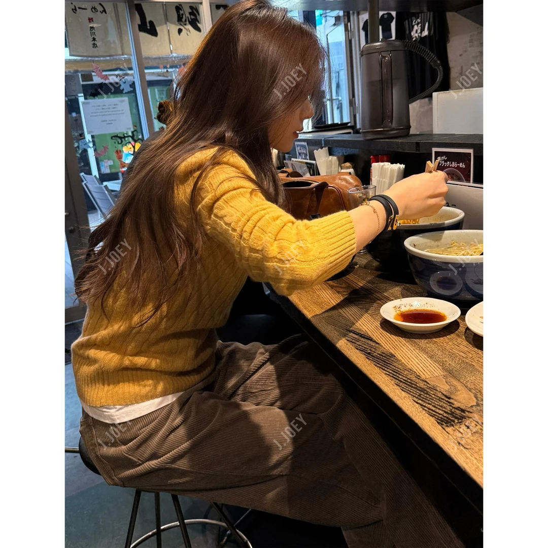 J.JOEY “100绵羊毛”经典休闲黄色圆领提花套头毛衣 C50101