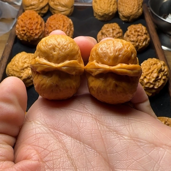 文玩核桃把件坦克元宝33尺