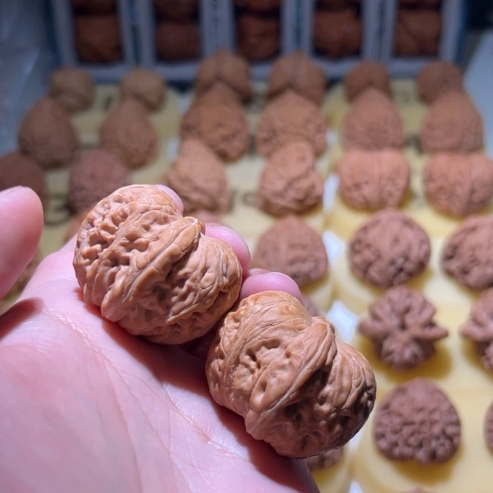 文玩核桃吊坠元宝39