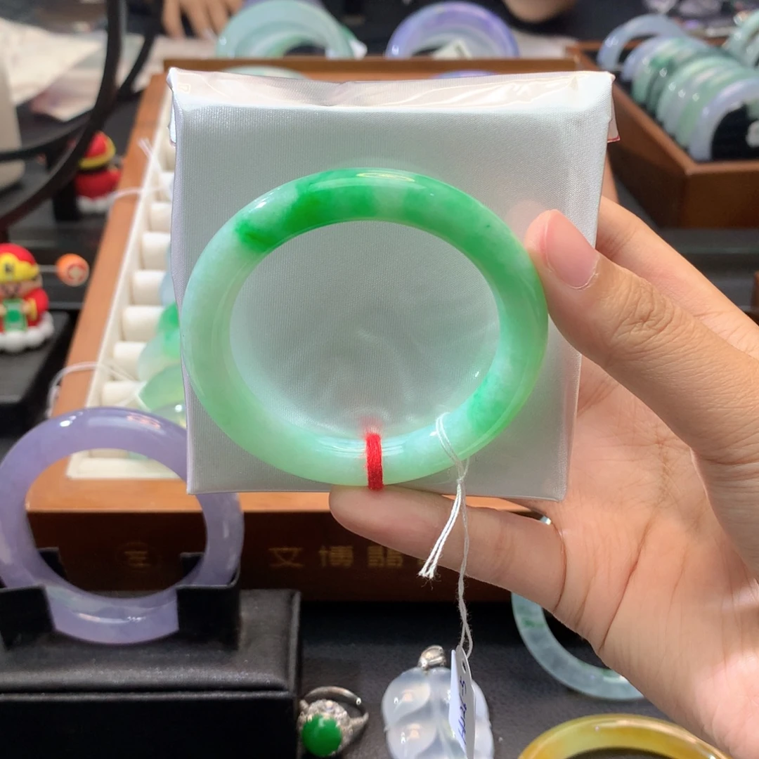 翡翠未镶嵌手镯圆条