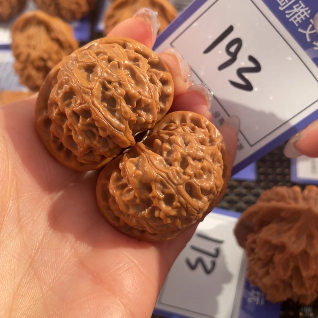 文玩核桃把件193号4.0宫灯