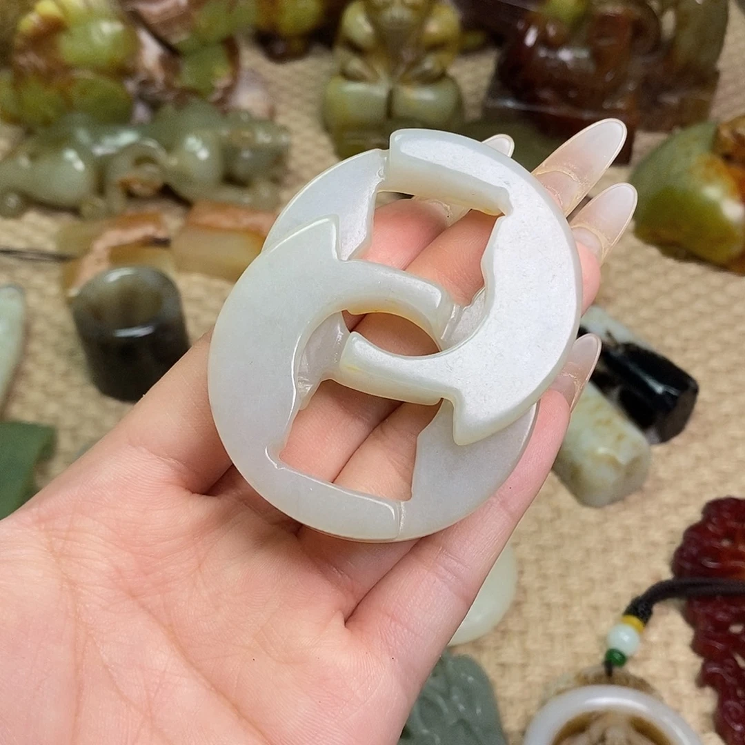 未镶嵌蛇纹石玉颈饰