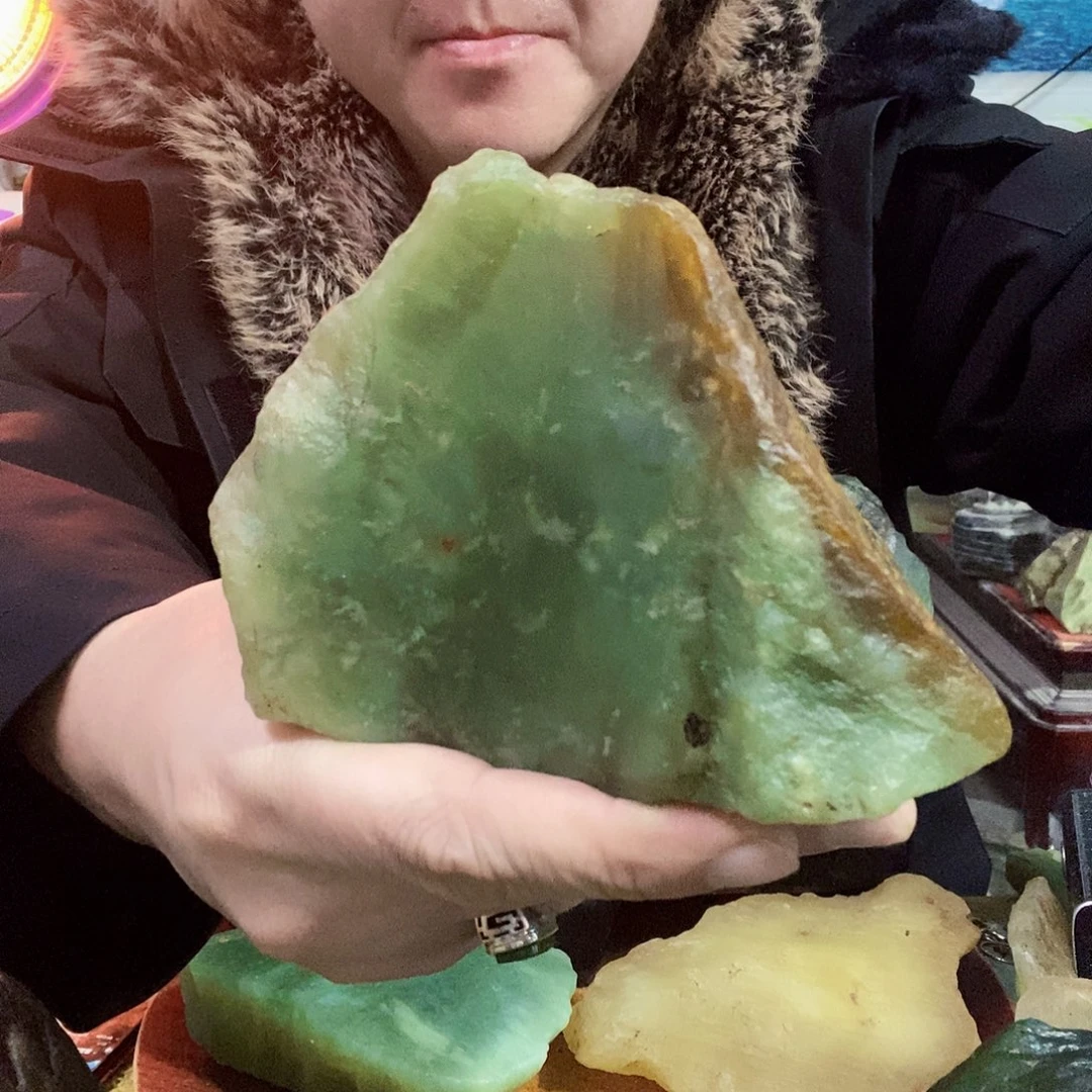 蛇纹石玉未镶嵌珠宝半成品