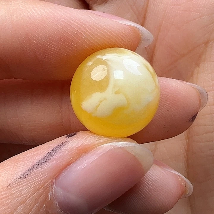 蜜蜡未镶嵌珠宝奇石