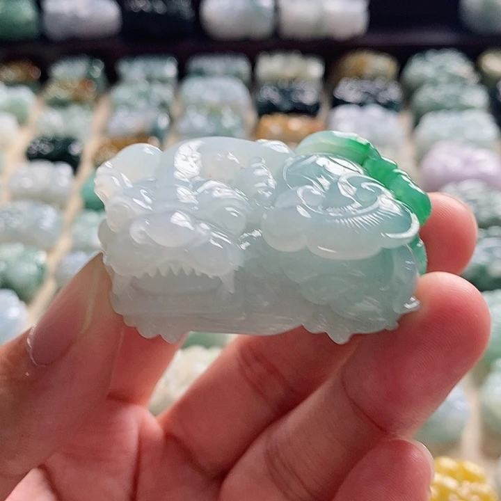 空***菜颈饰未镶嵌翡翠貔貅
