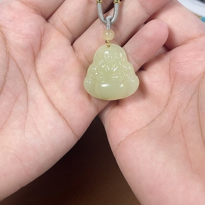 石英质玉未镶嵌颈饰佛公30